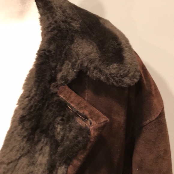Lady’s Shearling - Picture 2 of 3